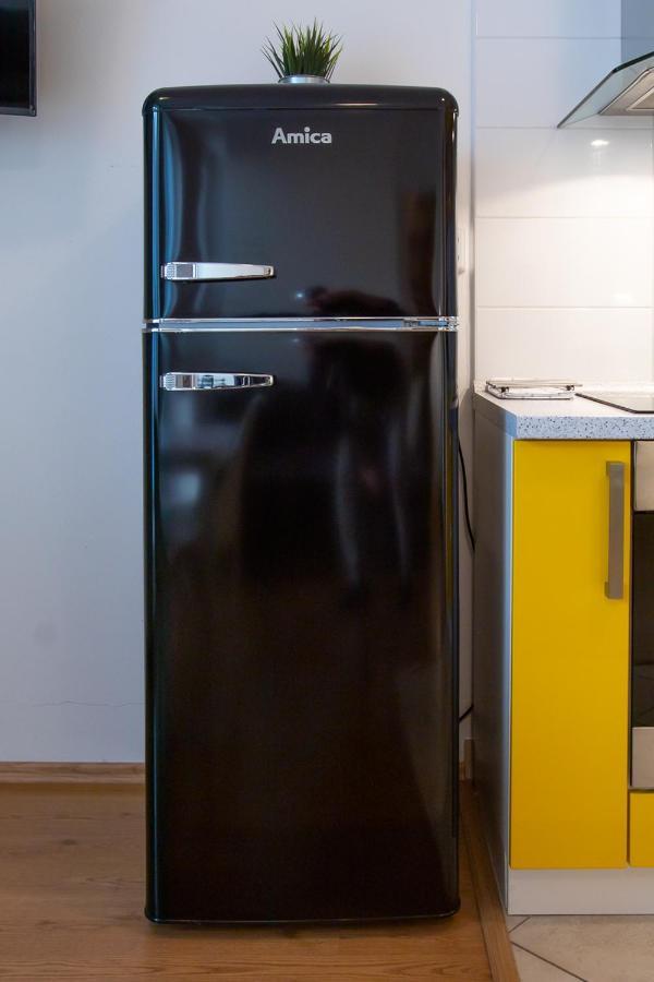 Yellow Apartment Ostrava Exterior photo